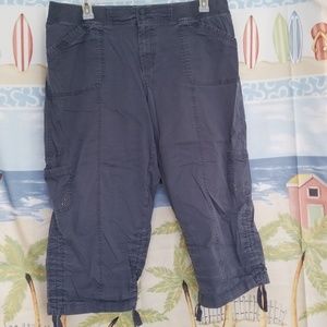 Sonoma 16W Capris cargo style